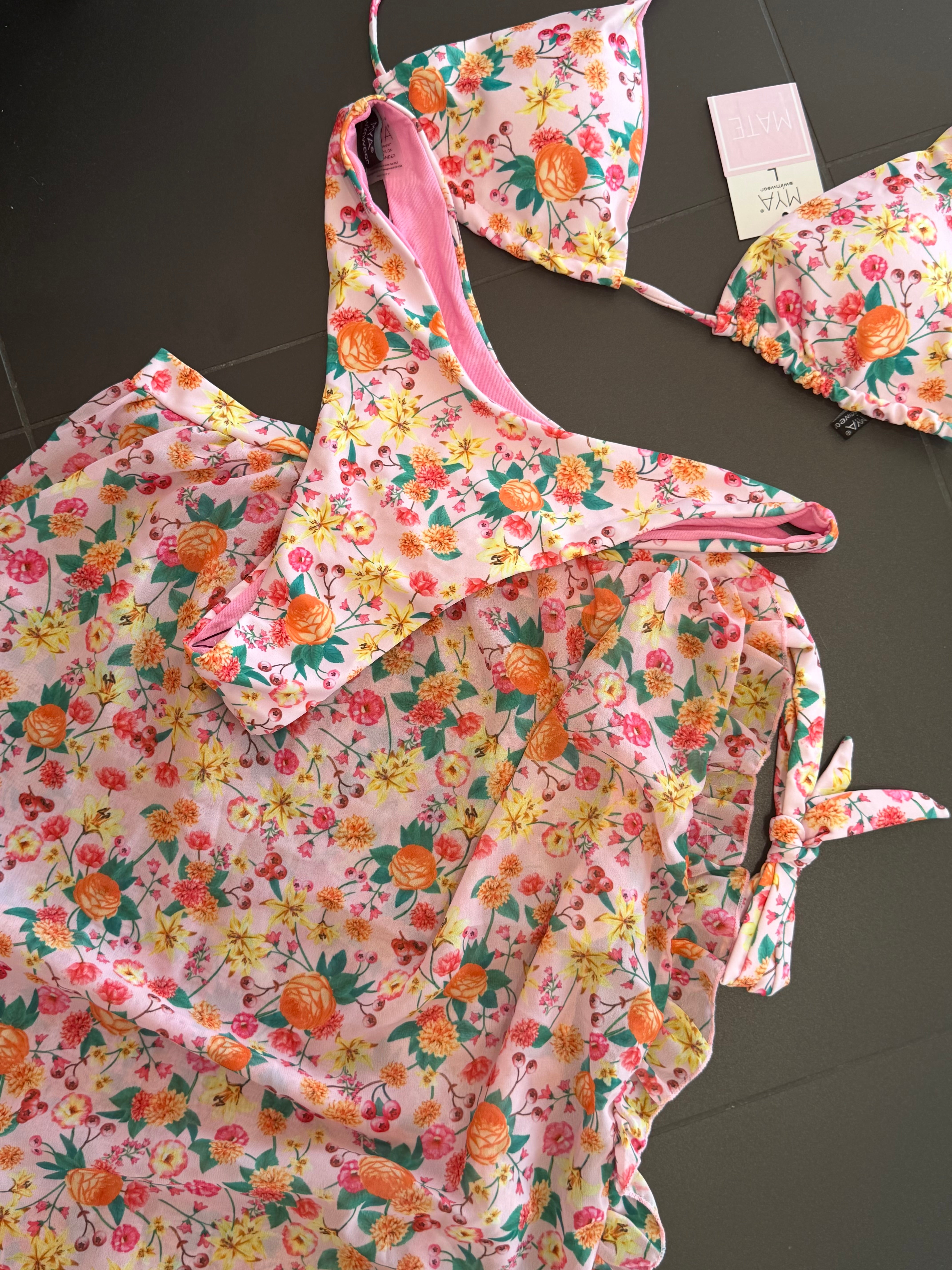 Costume 3 pezzi con pareo