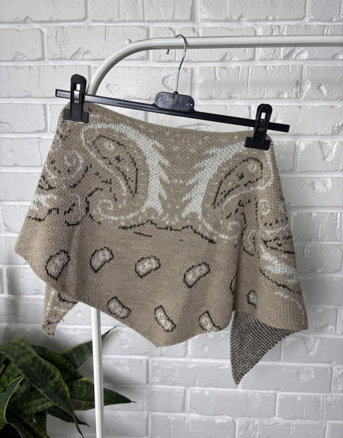 Triangle scarf