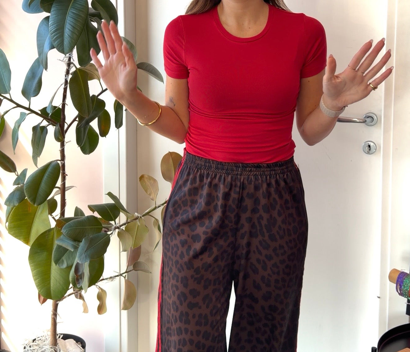 T-shirt in cotone elasticizzato più colori